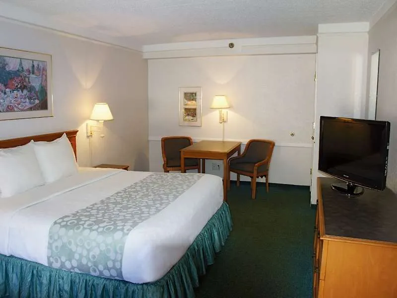*** Hotel La Quinta Inn By Wyndham Tampa Bay Pinellas Park Clearwater United States